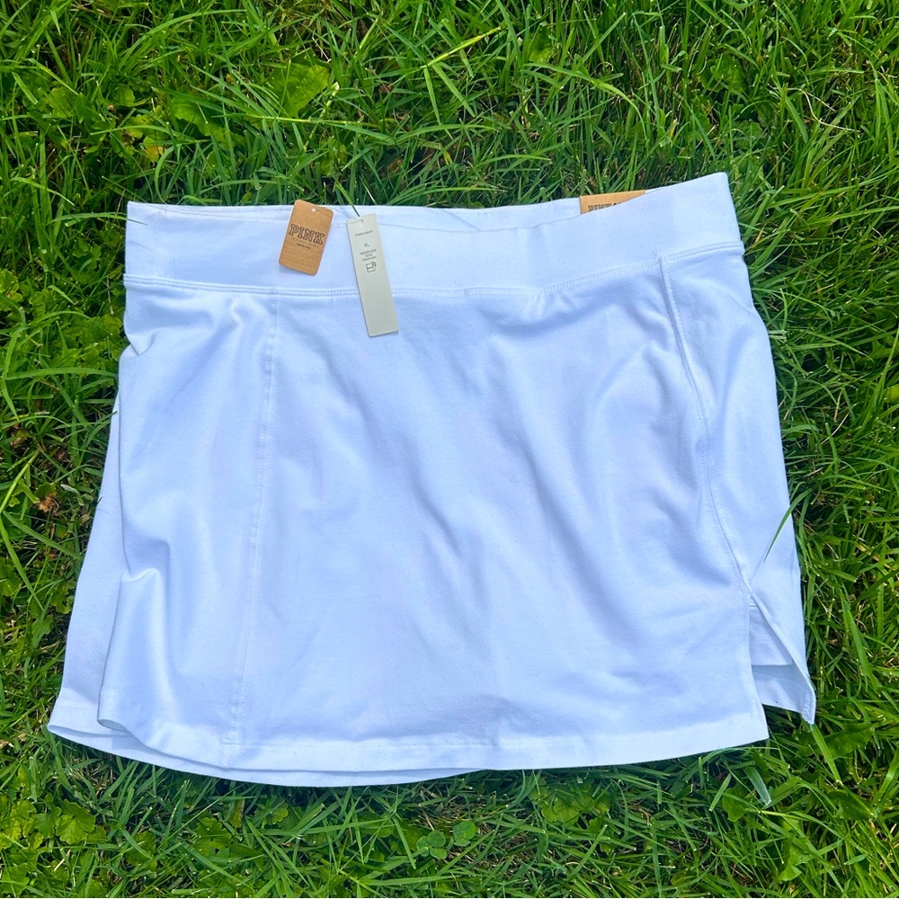 VS Pink skort NWT